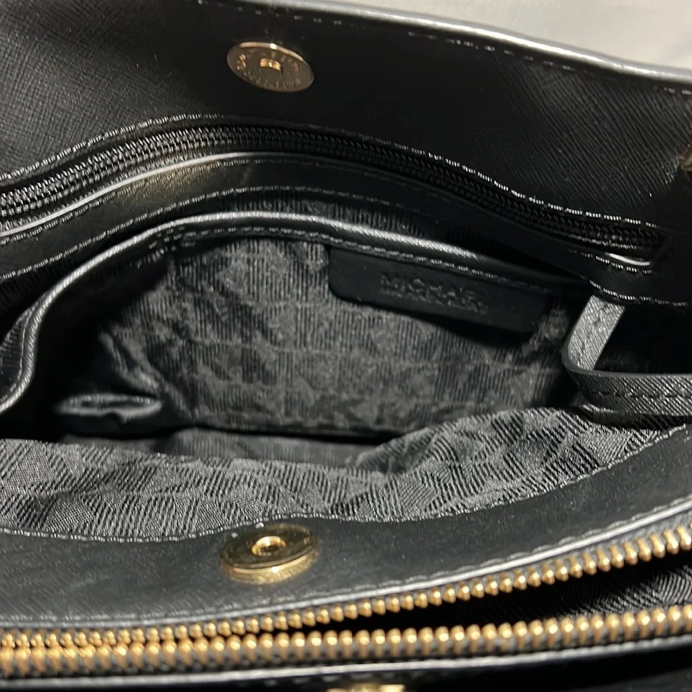 Michael Kors bag - Picture 6 of 8